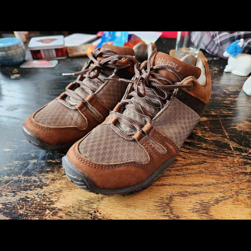 KURU brown walking/hiking shoes, men's 7, women's 8.5, EU 40
